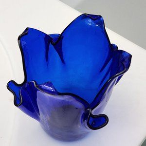 GORGEOUS COBALT BLUE  BLOWN ART GLASS HANDKERCHIEF VASE  #1011